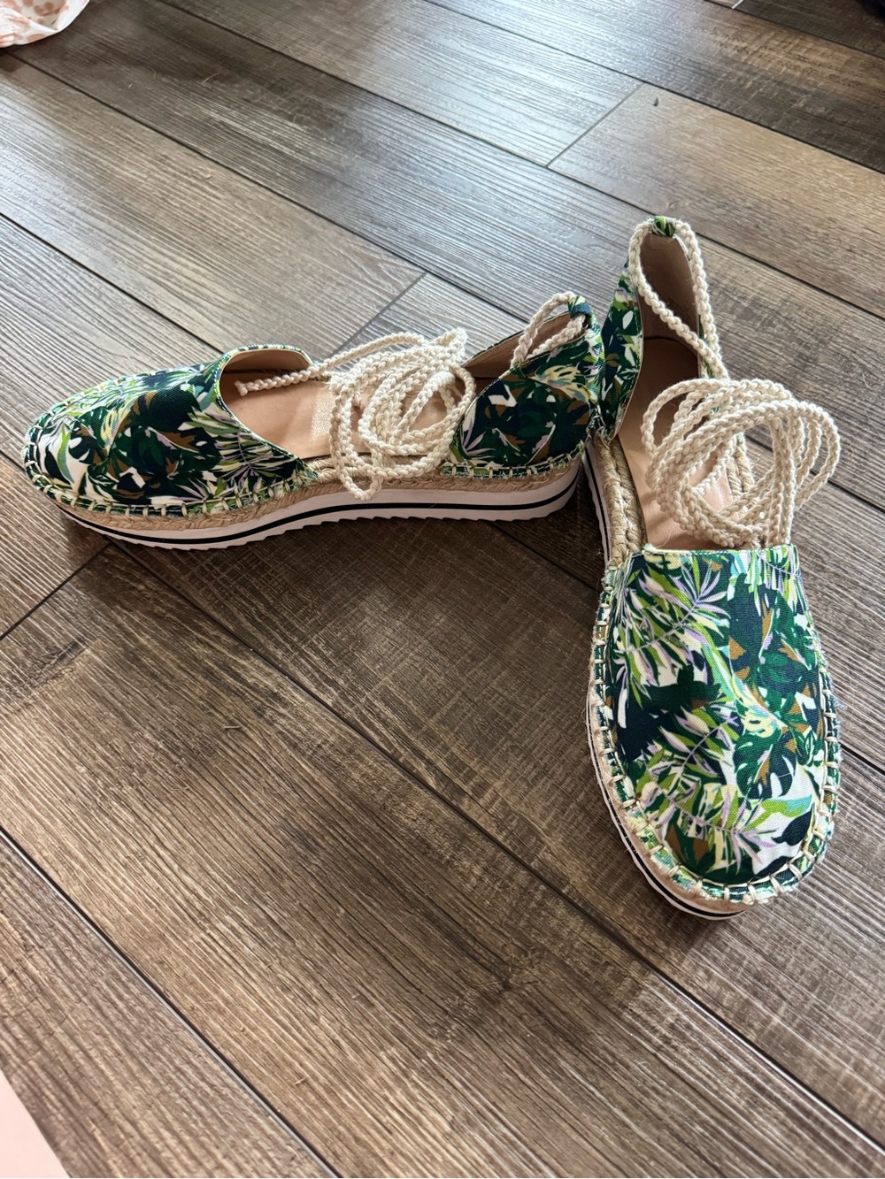 Jennifer Lopez Green Tropical Print Espadrille Lace-Up Wedge - Picture 3 of 5